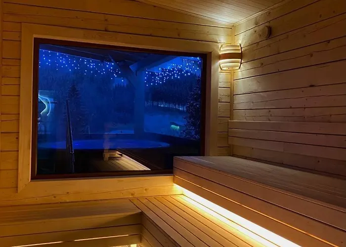 Mountain Krystal 酒店 *