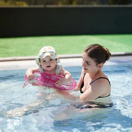 Mountain Krystal מלון *