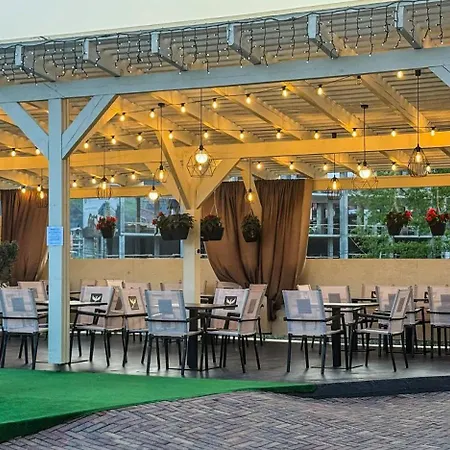 מלון Mountain Krystal *